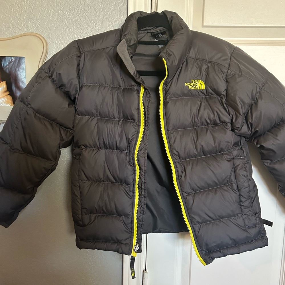 The North Face charcoal Gray Puffer Jacket Boys Small 7/8